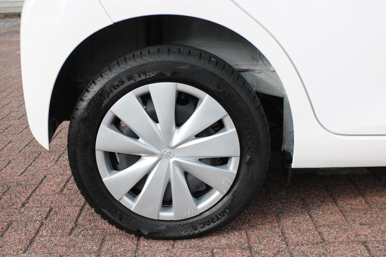 Toyota AYGO 1.0 VVT-i x-fun Airco, DAB, Bluetooth, start/stop systeem,