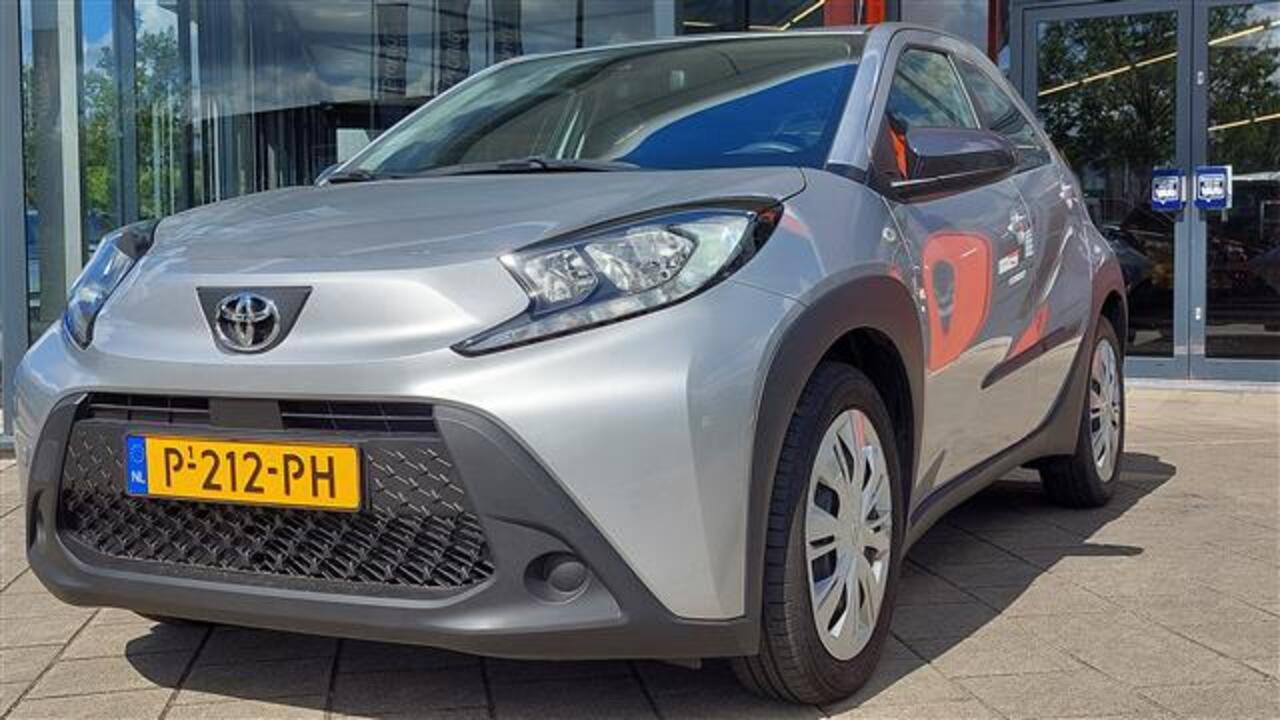 Toyota AYGO X 1.0 VVT-i MT Play