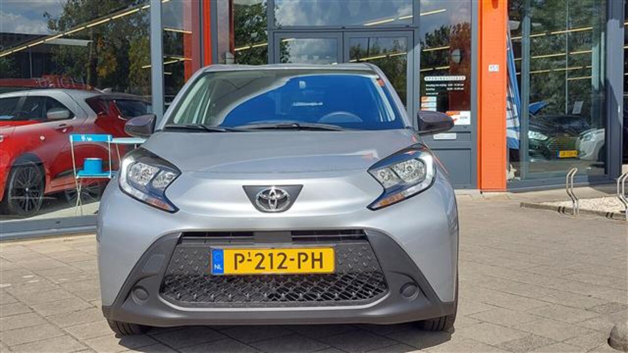 Toyota AYGO X 1.0 VVT-i MT Play