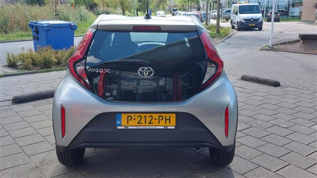 Toyota AYGO X 1.0 VVT-i MT Play