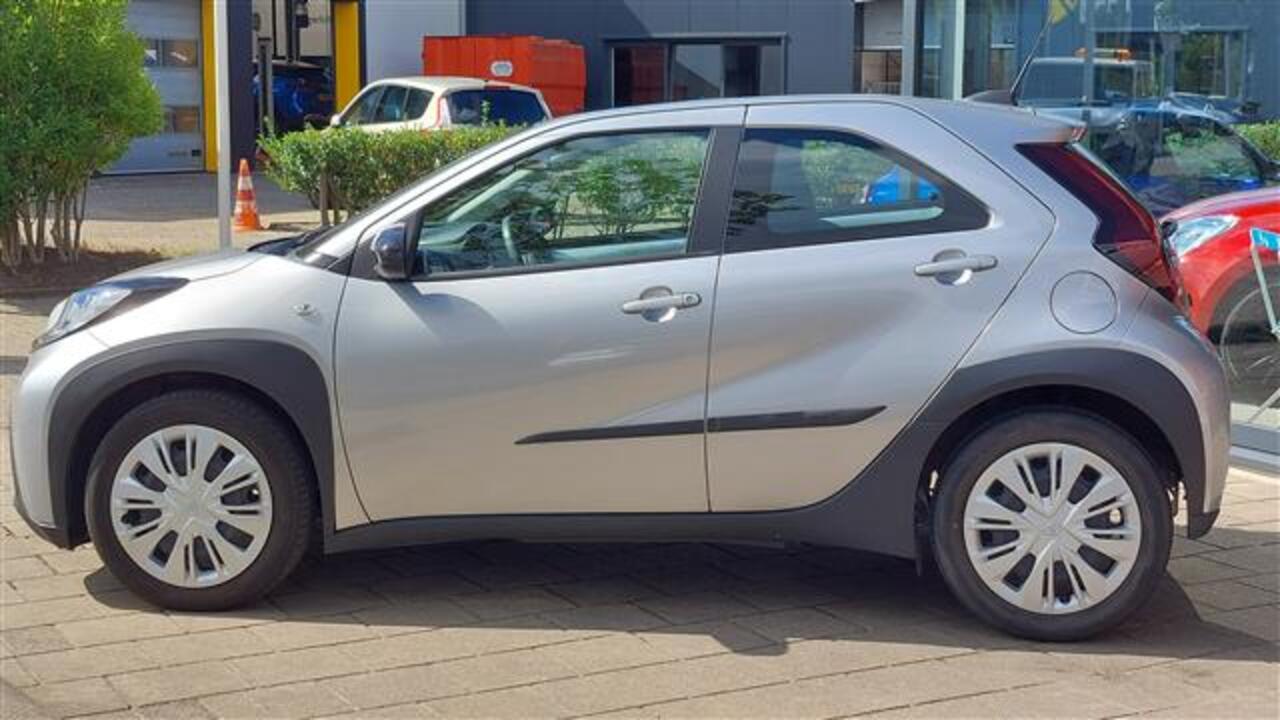 Toyota AYGO X 1.0 VVT-i MT Play