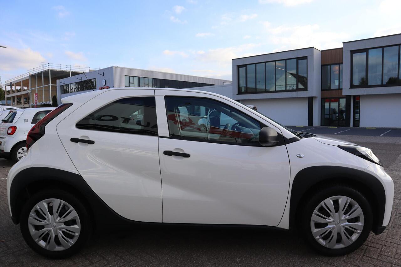 Toyota AYGO X 1.0 VVT-i MT PLAY APPLE CARPLAY|ADAPTIVE CRUISE|DEALERONDERHOUDEN