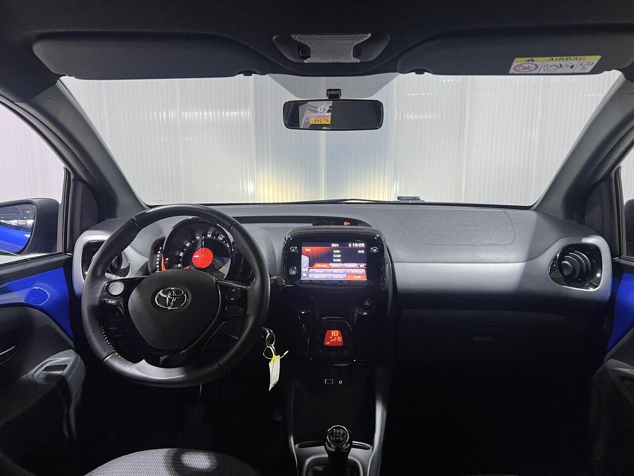 Toyota AYGO 1.0 VVT-i x-cite ultimate | Lichtmetalen velgen | Lage KM stand | Dealer onderhouden |