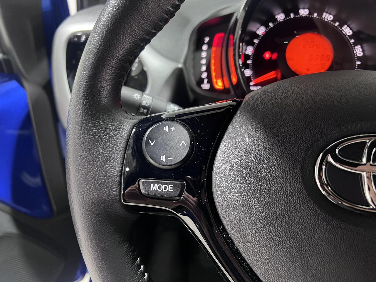 Toyota AYGO 1.0 VVT-i x-cite ultimate | Lichtmetalen velgen | Lage KM stand | Dealer onderhouden |