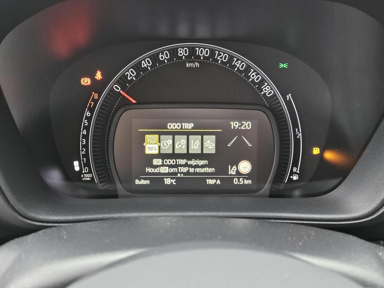 Toyota AYGO X 1.0 VVT-i Envy Two-tone Cabrio Schuifdak Stoelvw