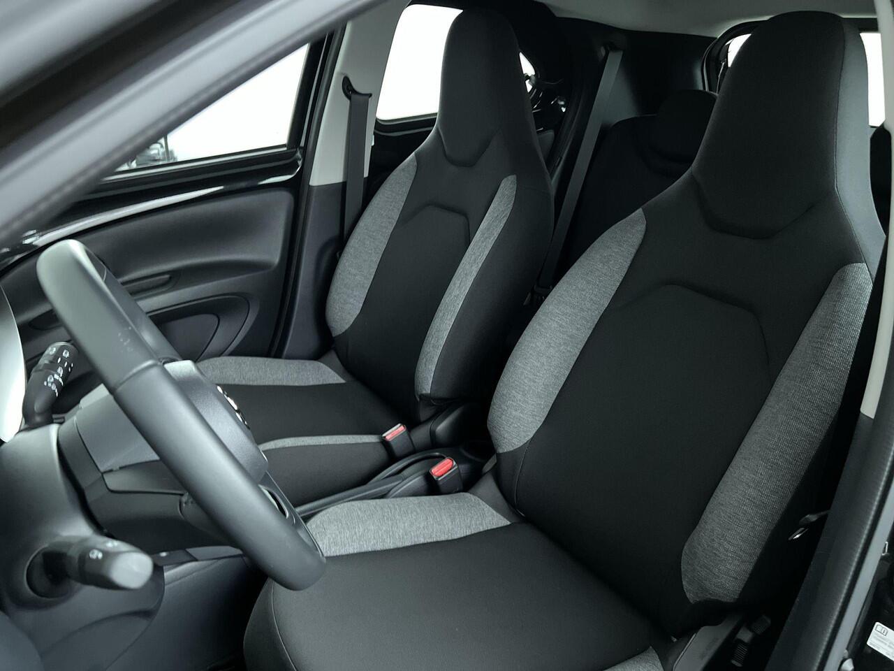 Toyota AYGO X 1.0 VVT-i MT Play