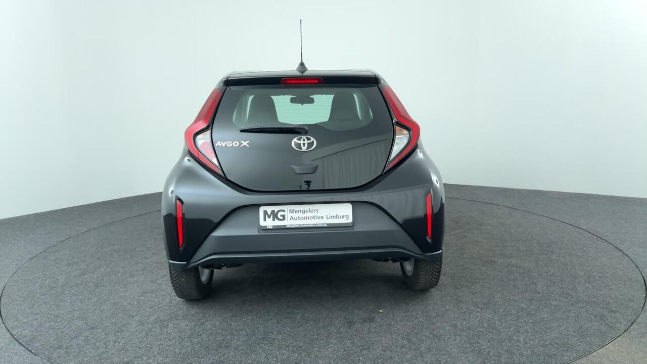 Toyota AYGO X 1.0 VVT-i MT Play