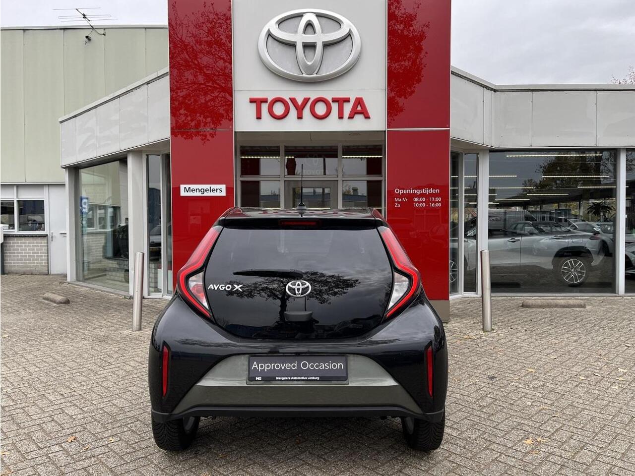 Toyota AYGO X 1.0 VVT-i MT first Edition | Rijklaar | Stoelverwarming | Apple Carplay | LM-Velgen