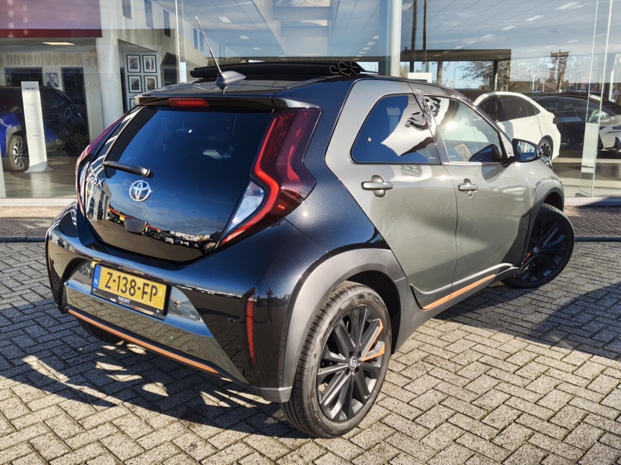 Toyota AYGO 1.0 VVT-i S-CVT Limited | El. Vouwdak | Navi | Stoelverwarming