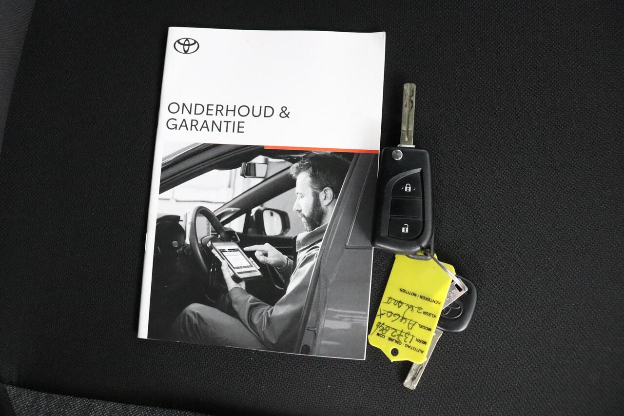 Toyota AYGO X 1.0 VVT-i S-CVT first | Apple Carplay/Android Auto | lm velgen | All seasons Banden |