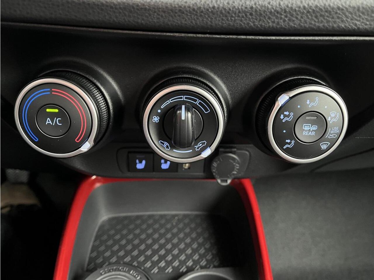 Toyota AYGO X 1.0 VVT-i MT First Edition | Airco | Camera | Stoelverwarming | Privacy glass