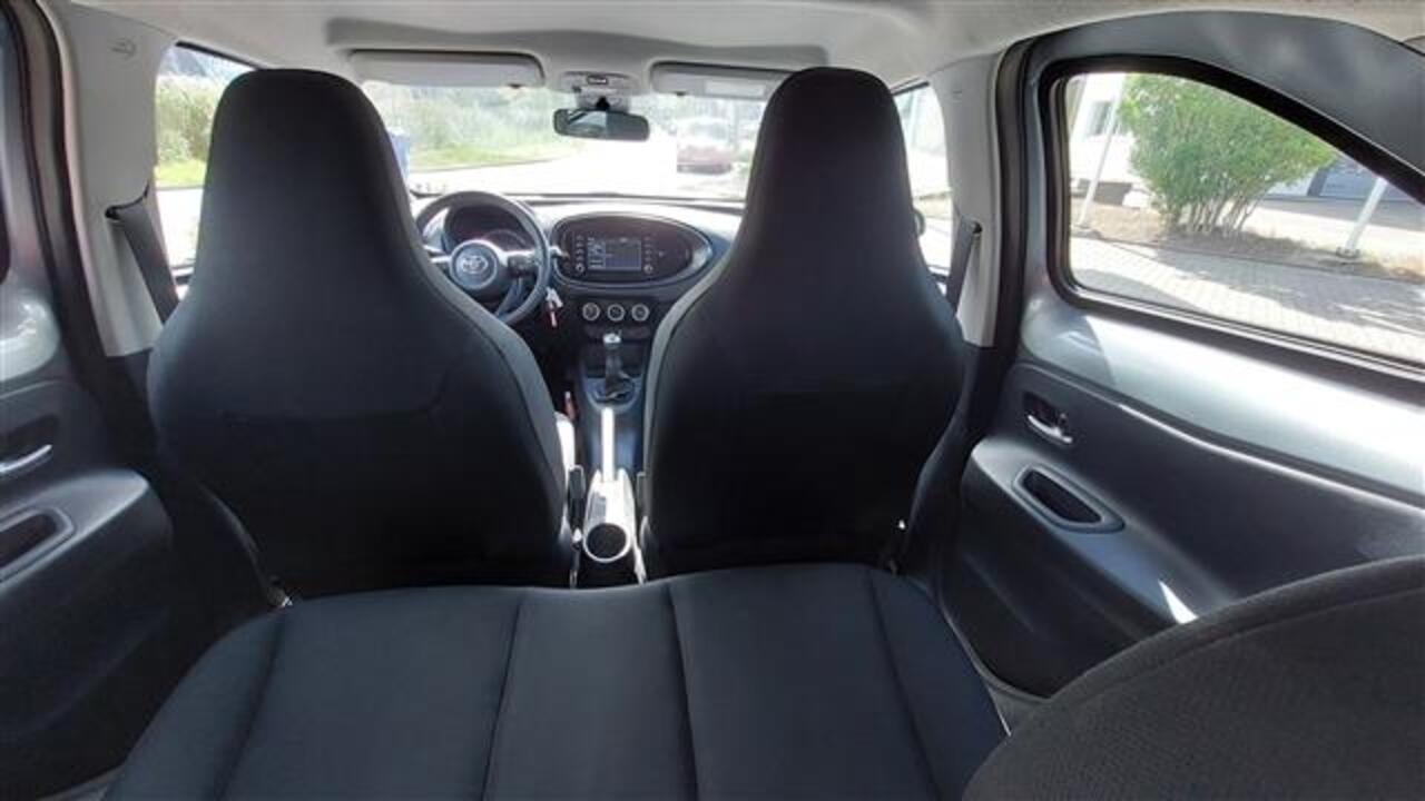Toyota AYGO X 1.0 VVT-i MT Play