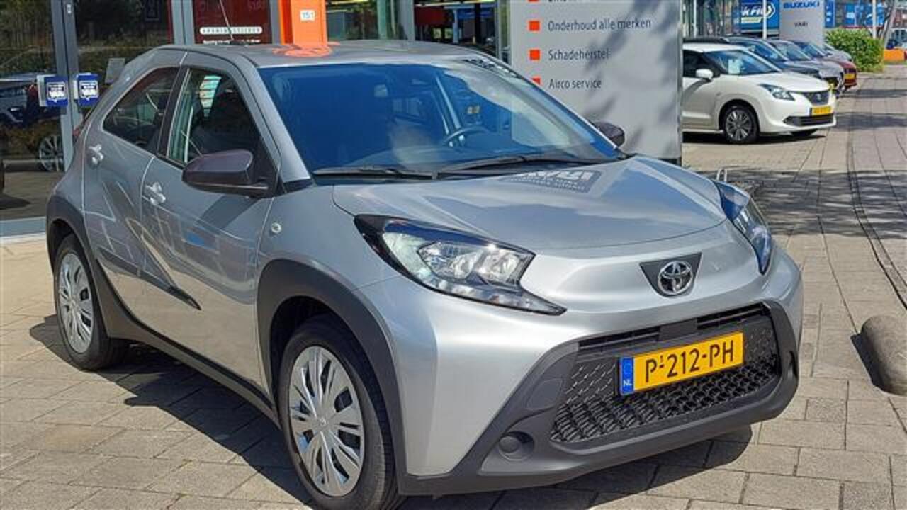 Toyota AYGO X 1.0 VVT-i MT Play