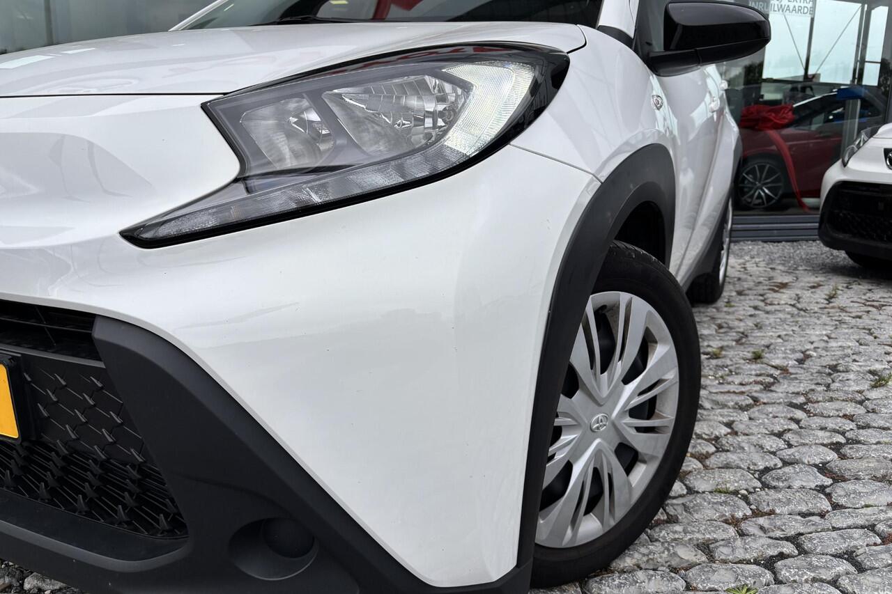 Toyota AYGO X 1.0 VVT-i MT Play, Apple carplay, Android auto , Parkeercamera, Adaptieve Cruise Control.