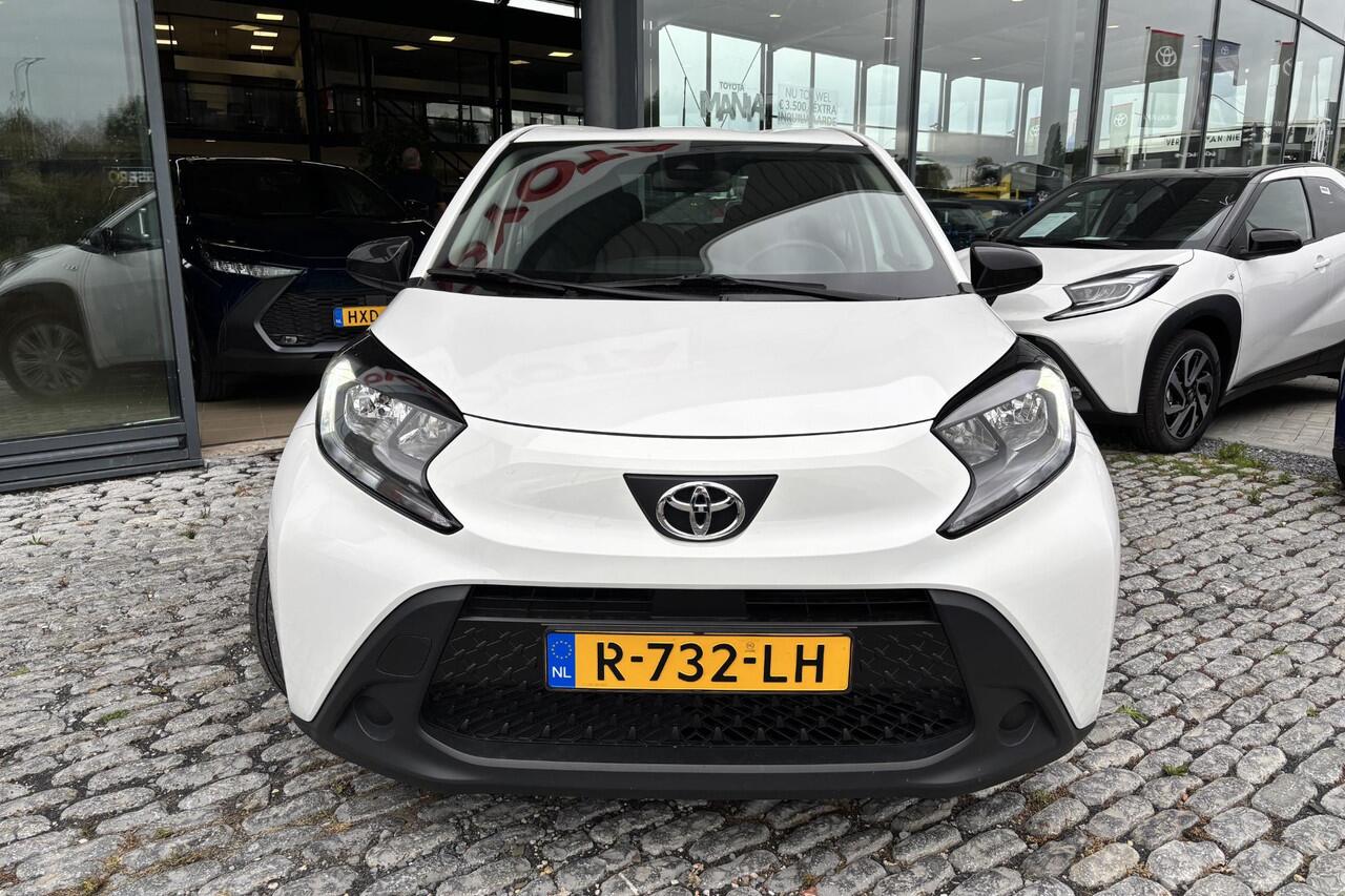 Toyota AYGO X 1.0 VVT-i MT Play, Apple carplay, Android auto , Parkeercamera, Adaptieve Cruise Control.