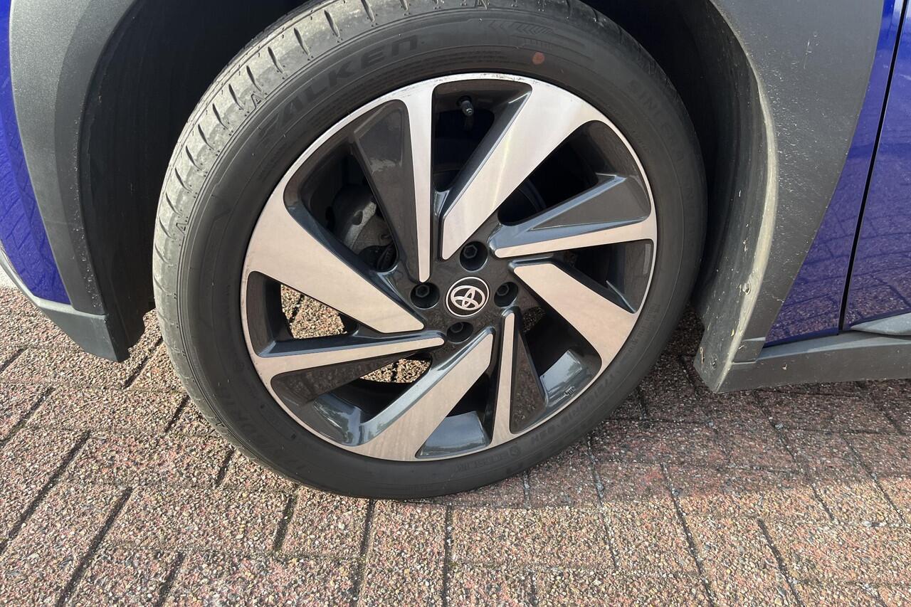 Toyota AYGO X 1.0 VVT-i MT Envy Fietsendragerbeugel, JBL premium audio, achteruitrij camera, draadloze telefoonlader, ACC, navigatie Apple CarPlay/Android Auto,