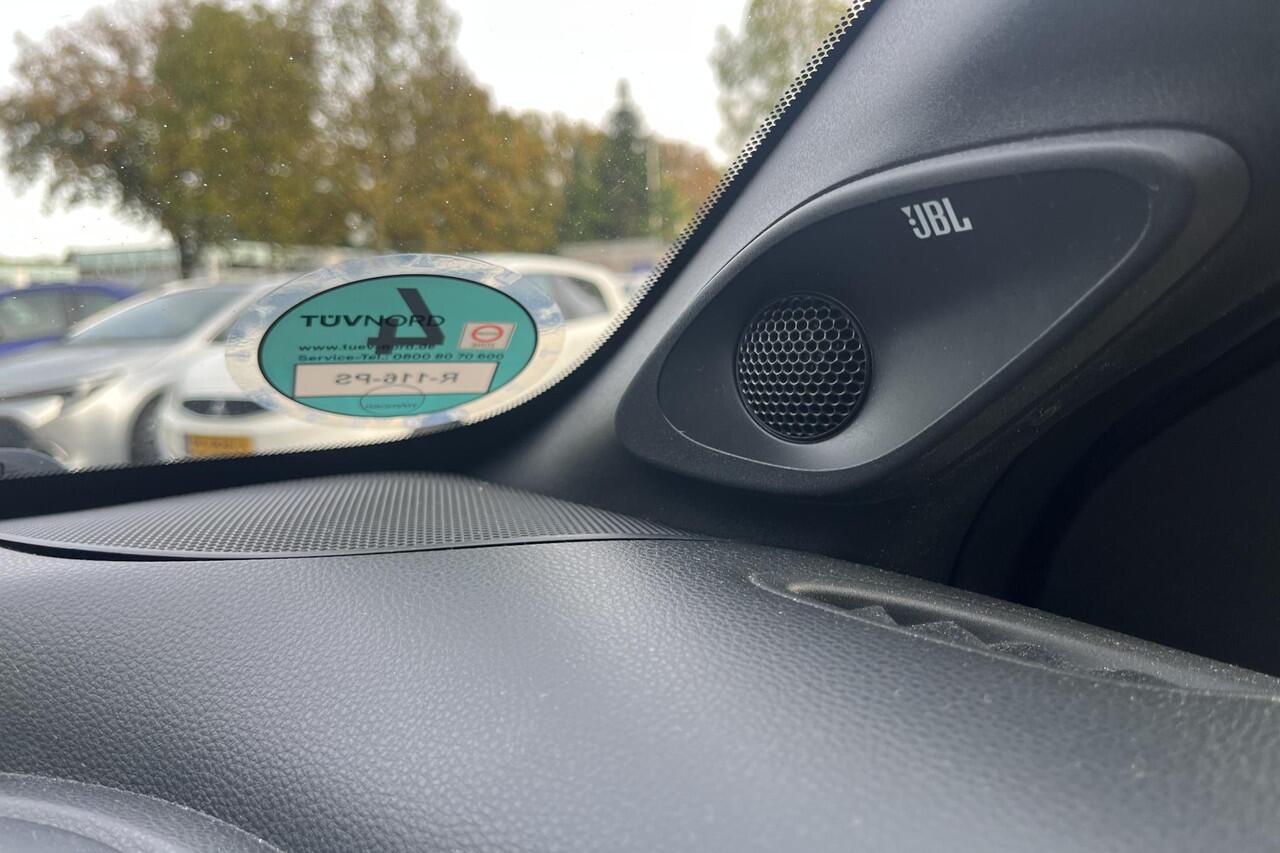 Toyota AYGO X 1.0 VVT-i MT Envy Fietsendragerbeugel, JBL premium audio, achteruitrij camera, draadloze telefoonlader, ACC, navigatie Apple CarPlay/Android Auto,