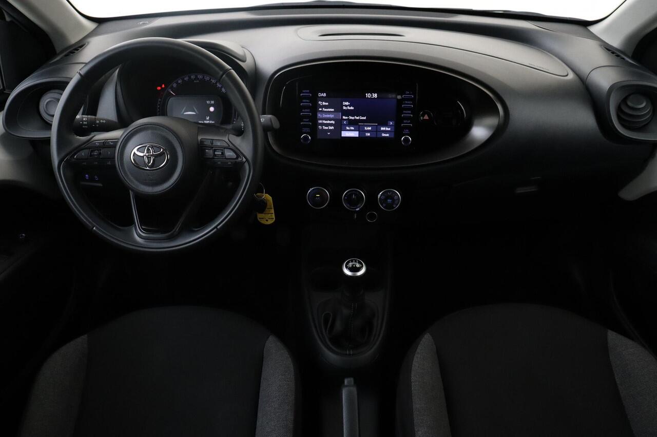 Toyota AYGO X 1.0 VVT-i MT PLAY -CARPLAY|CAMERA|ADAP.CRUISE|DAB|5-DRS