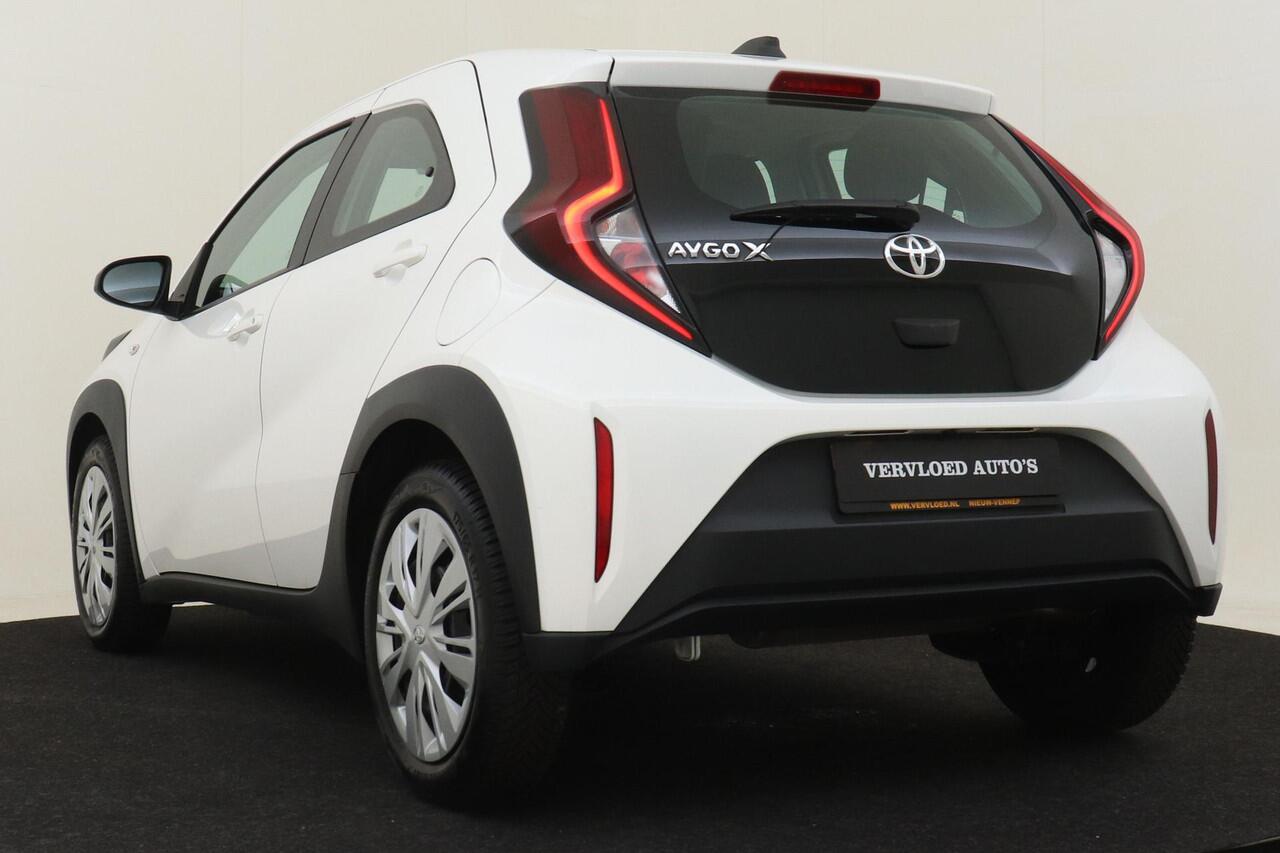Toyota AYGO X 1.0 VVT-i MT PLAY -CARPLAY|CAMERA|ADAP.CRUISE|DAB|5-DRS