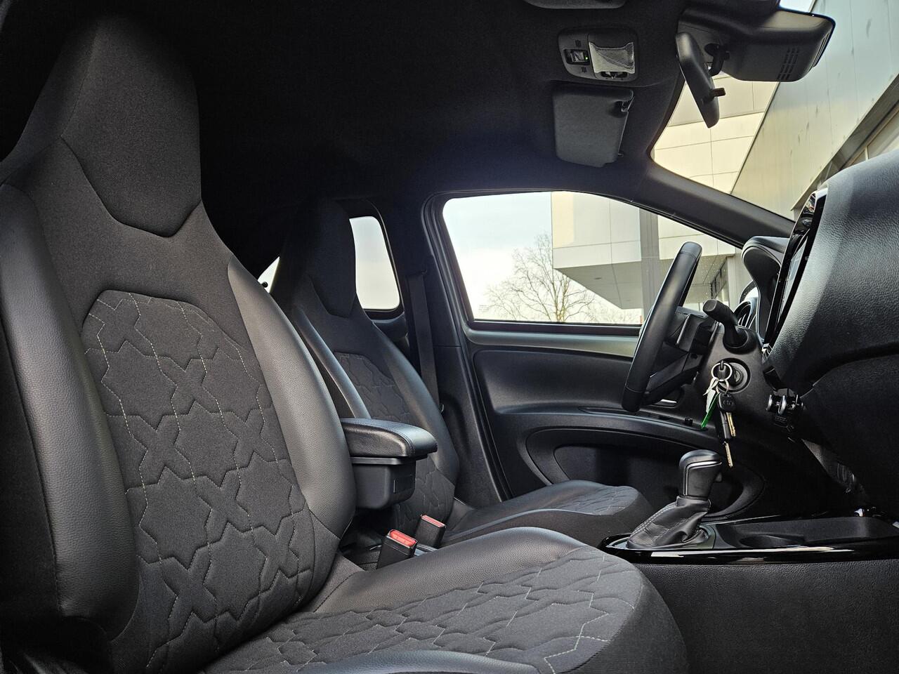 Toyota AYGO X 1.0 VVT-i S-CVT Envy Automaat | Org NL en 1e Eigenaar | 30.000 KM |