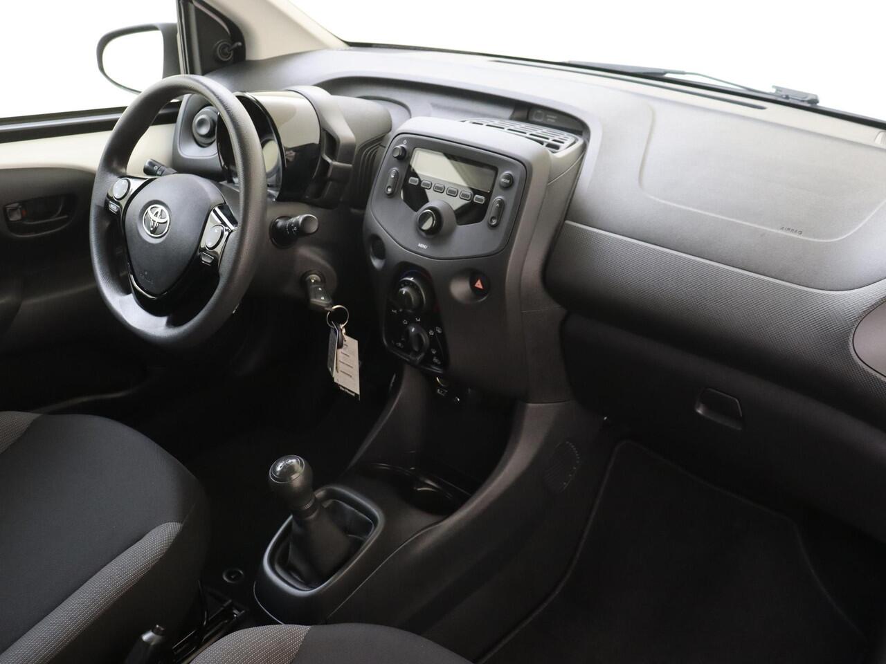 Toyota AYGO 1.0 VVT-i 72Pk x-fun | Airconditioning | LED-Dagrijverlichting | Bluetooth | Stuurwiel Multifunctioneel | Centrale Vergrendeling | Elektrische Ramen | Start-/ Stop Systeem