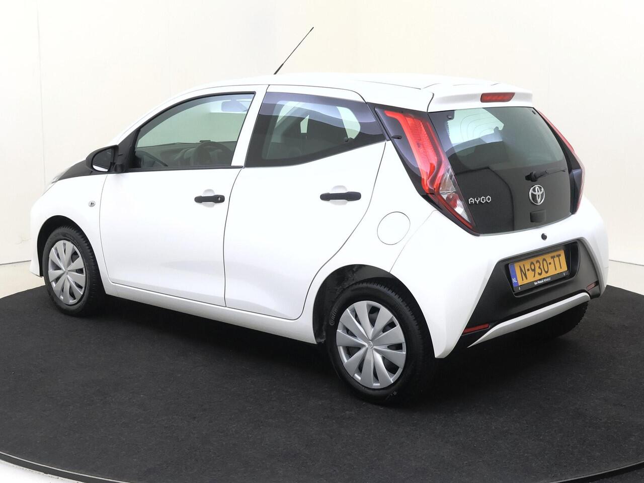 Toyota AYGO 1.0 VVT-i 72Pk x-fun | Airconditioning | LED-Dagrijverlichting | Bluetooth | Stuurwiel Multifunctioneel | Centrale Vergrendeling | Elektrische Ramen | Start-/ Stop Systeem