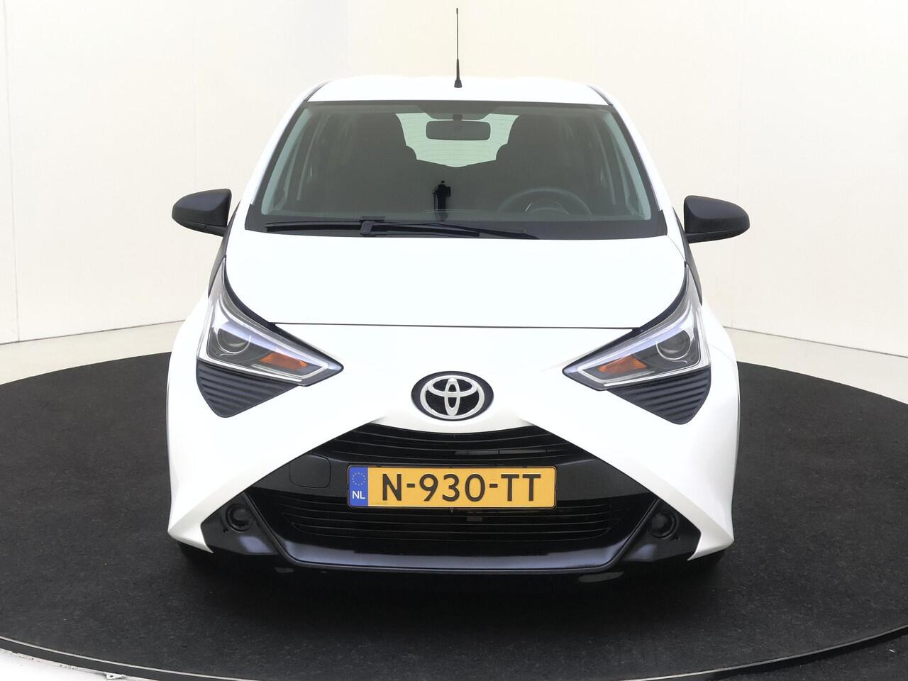 Toyota AYGO 1.0 VVT-i 72Pk x-fun | Airconditioning | LED-Dagrijverlichting | Bluetooth | Stuurwiel Multifunctioneel | Centrale Vergrendeling | Elektrische Ramen | Start-/ Stop Systeem