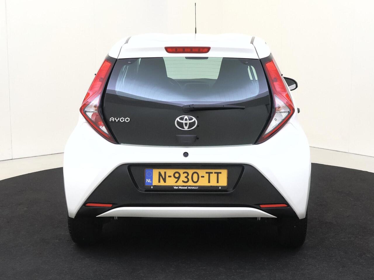 Toyota AYGO 1.0 VVT-i 72Pk x-fun | Airconditioning | LED-Dagrijverlichting | Bluetooth | Stuurwiel Multifunctioneel | Centrale Vergrendeling | Elektrische Ramen | Start-/ Stop Systeem