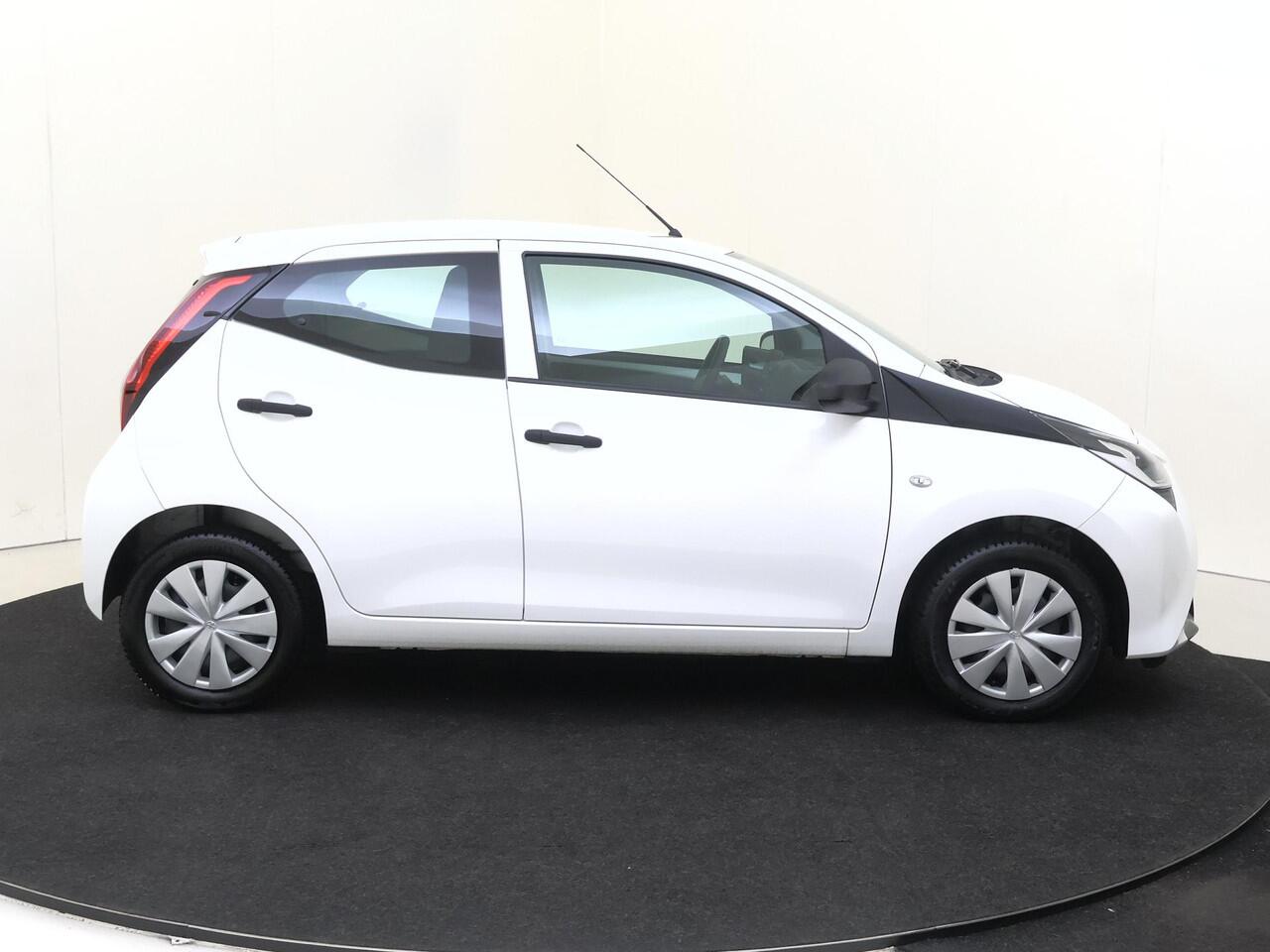 Toyota AYGO 1.0 VVT-i 72Pk x-fun | Airconditioning | LED-Dagrijverlichting | Bluetooth | Stuurwiel Multifunctioneel | Centrale Vergrendeling | Elektrische Ramen | Start-/ Stop Systeem