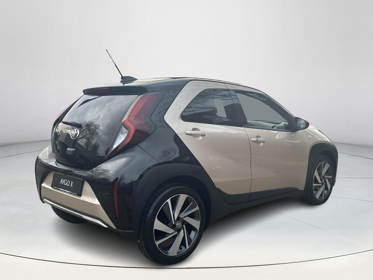 Toyota AYGO X 1.0 VVT-i S-CVT Premium