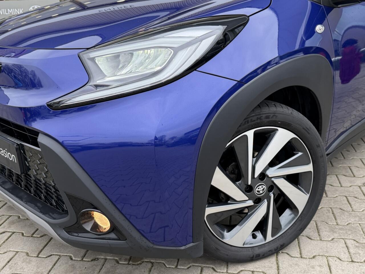 Toyota AYGO X 1.0 VVT-i MT Envy | JBL | Bi-Tone | Navi