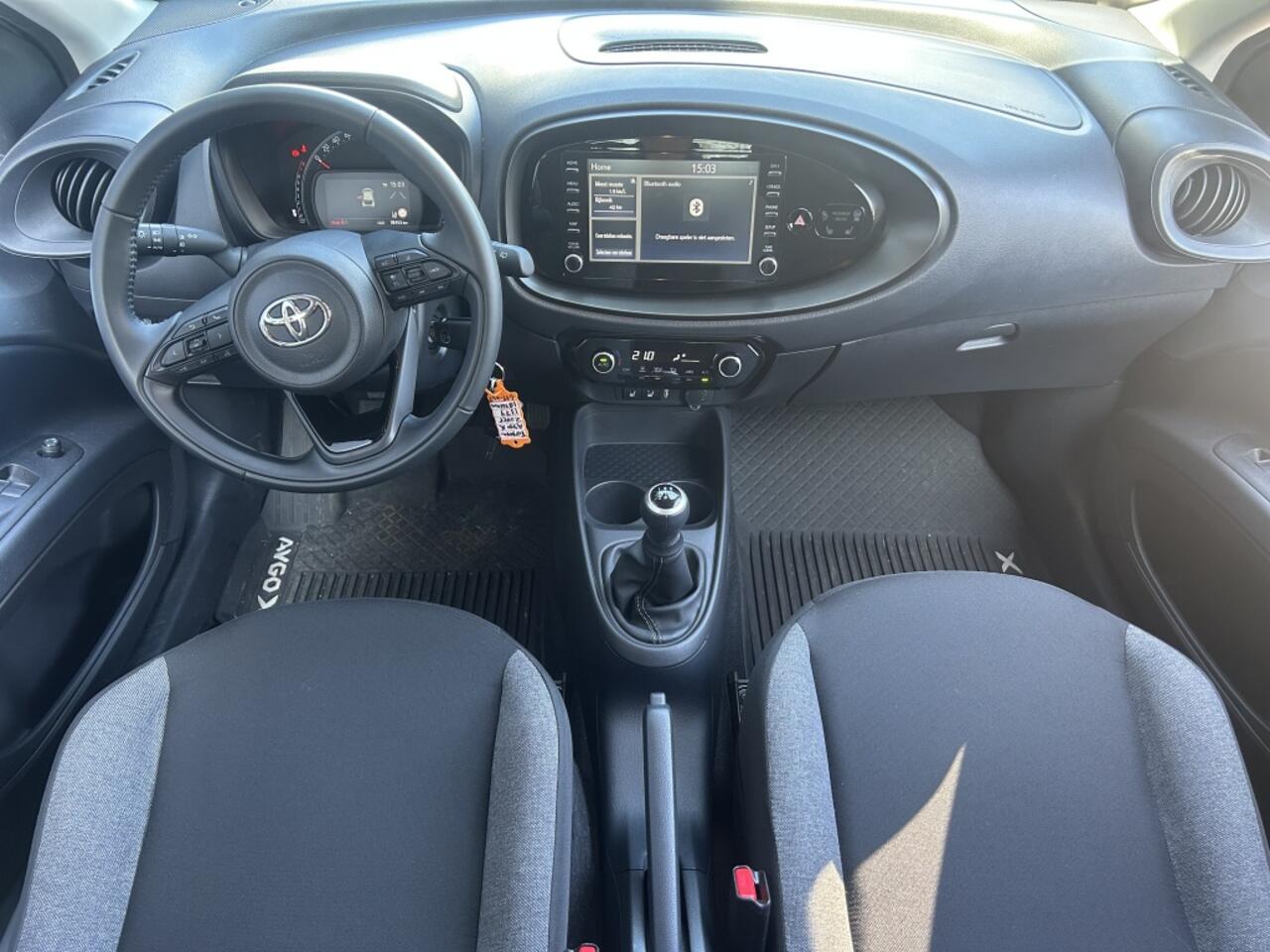 Toyota AYGO X 1.0 VVT-i First / Licht metalen velgen / Camera / CarPlay