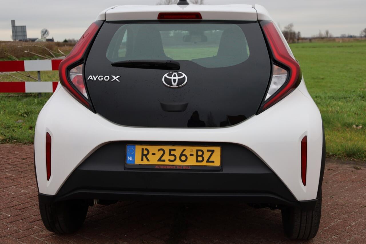 Toyota AYGO X 1.0 VVT-i MT Play