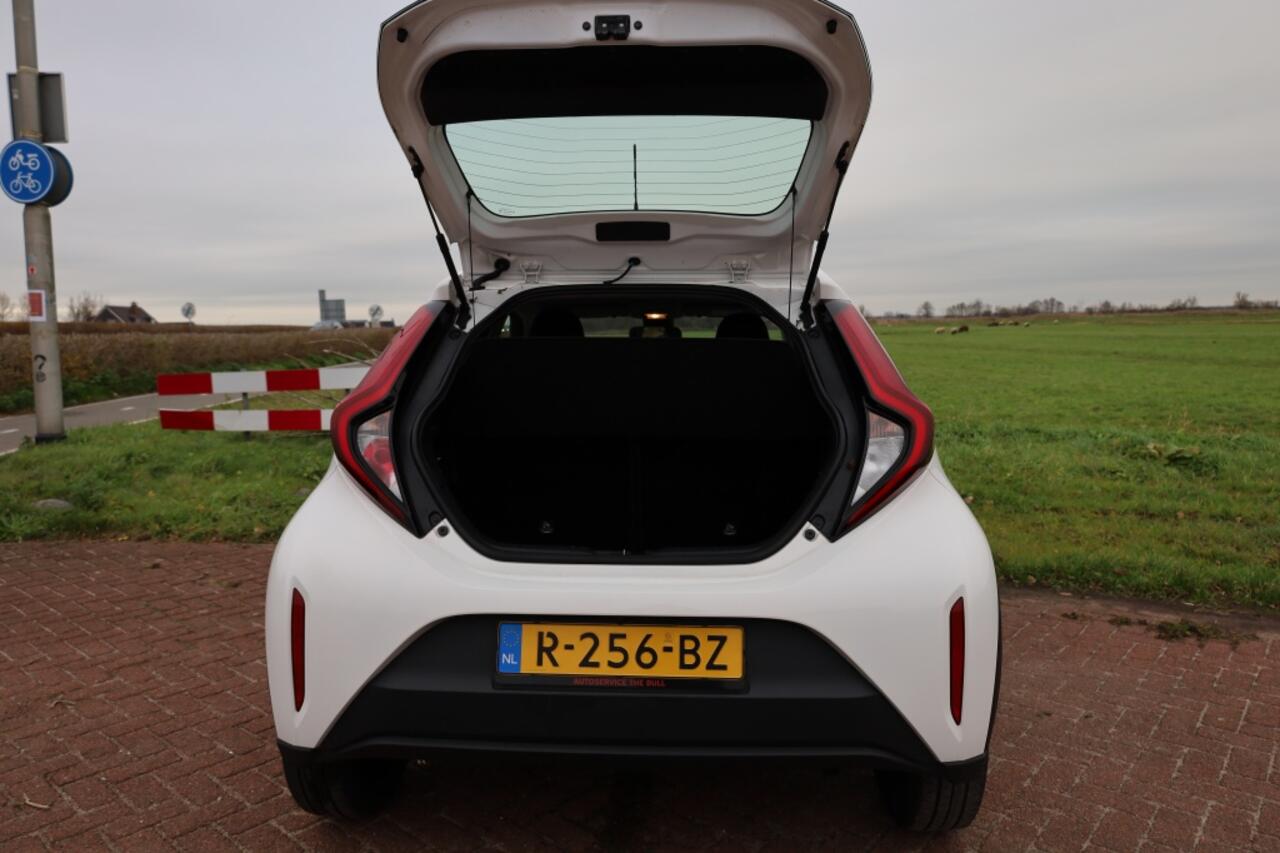 Toyota AYGO X 1.0 VVT-i MT Play