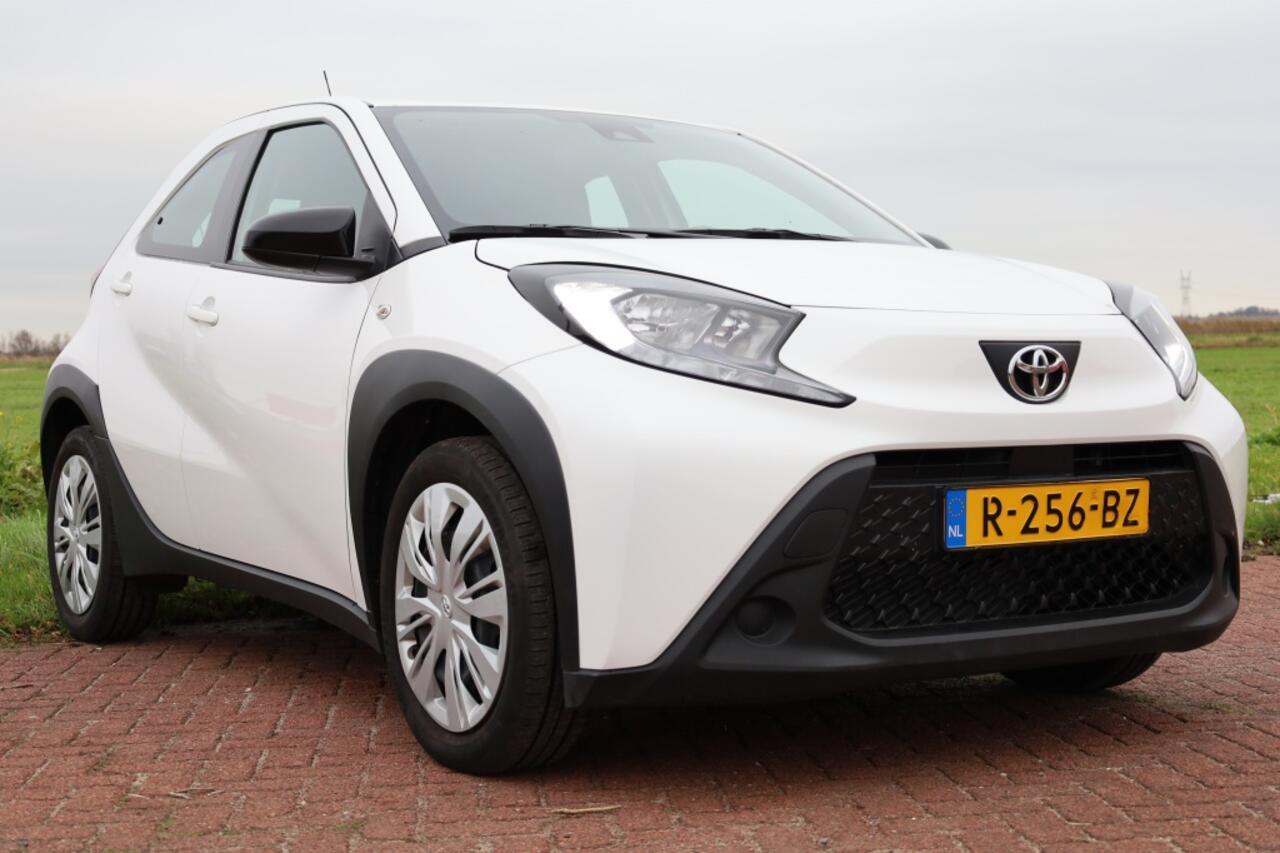 Toyota AYGO X 1.0 VVT-i MT Play