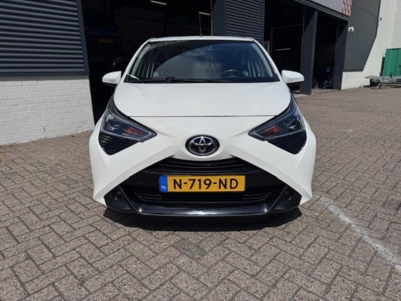 Toyota AYGO 1.0 VVT-i x-Play Navi | Airco | Achteruitrijcamera | Bluet
