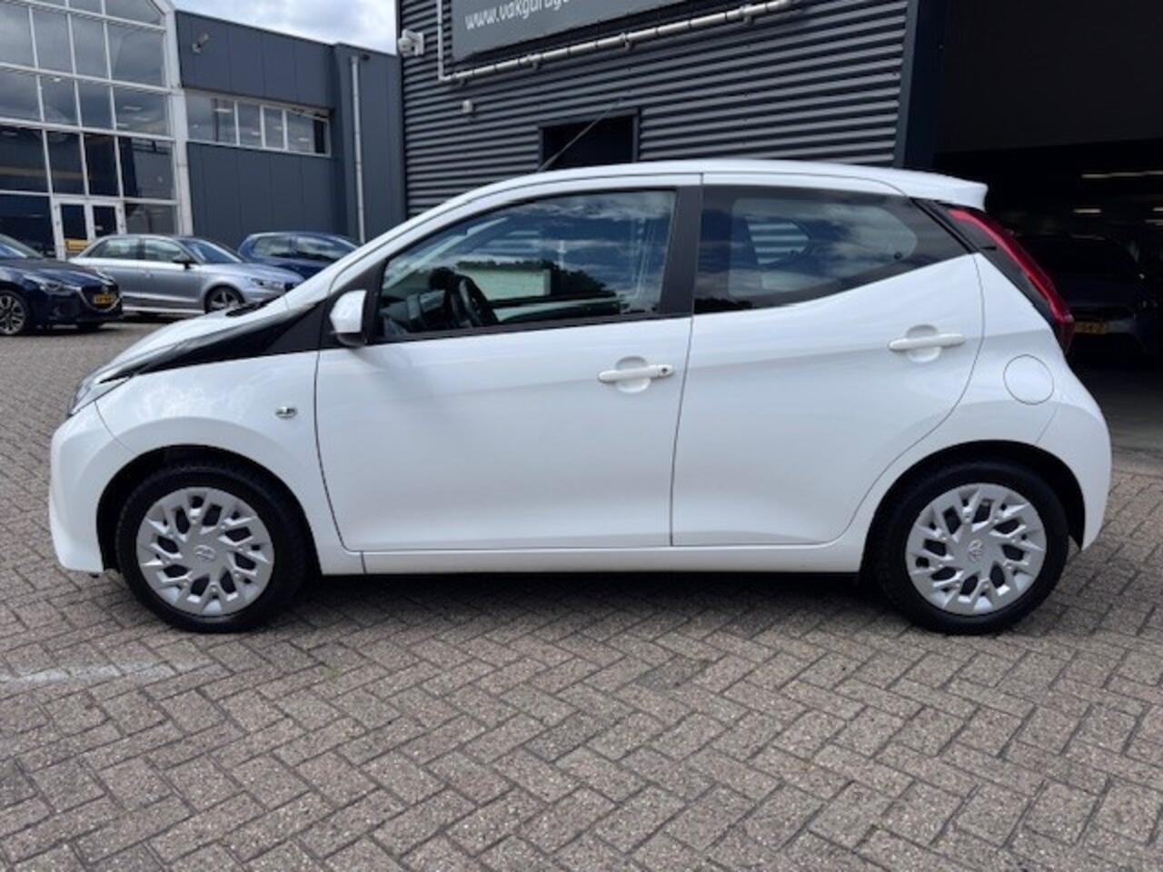 Toyota AYGO 1.0 VVT-i x-Play Navi | Airco | Achteruitrijcamera | Bluet