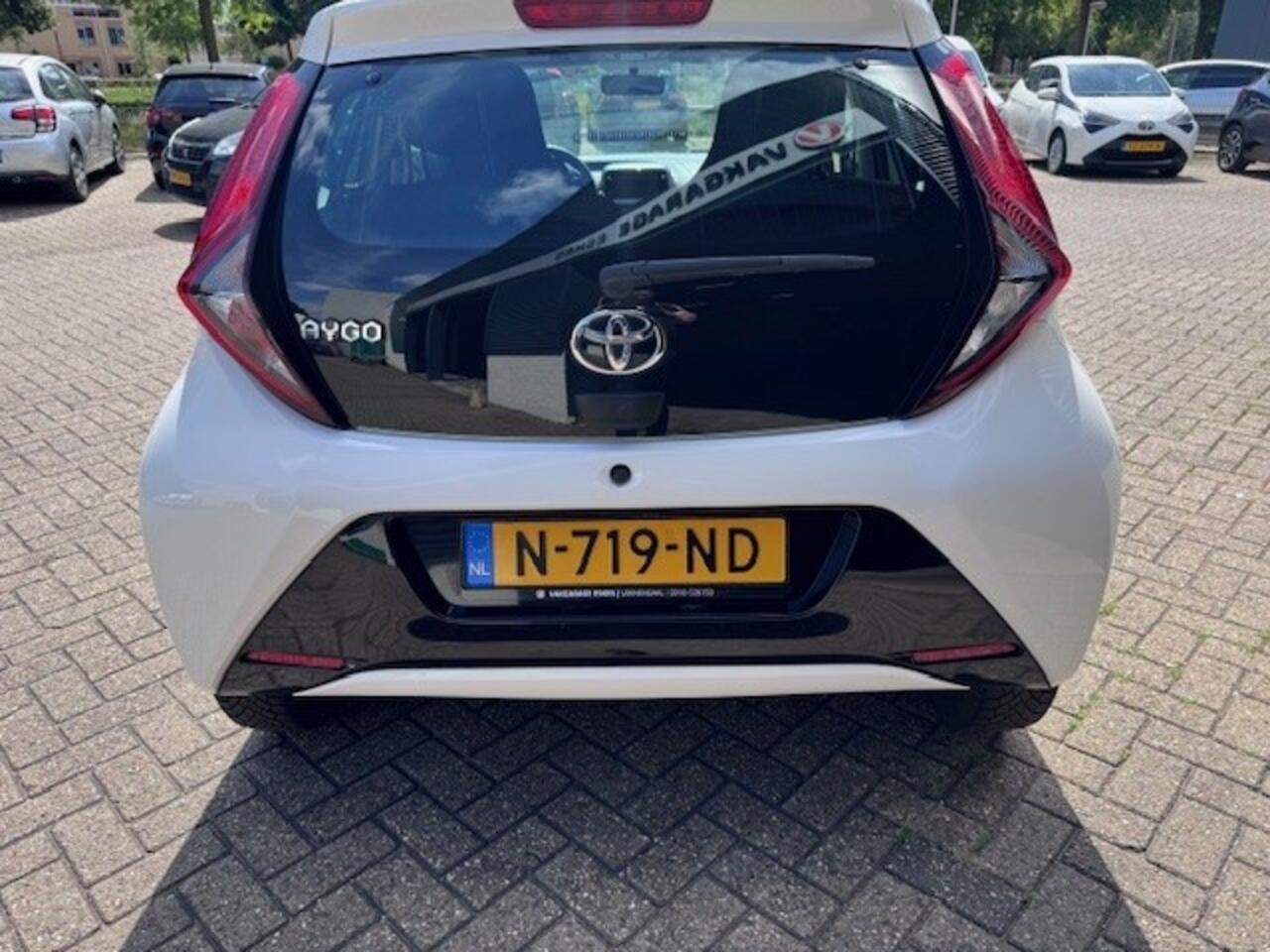 Toyota AYGO 1.0 VVT-i x-Play Navi | Airco | Achteruitrijcamera | Bluet