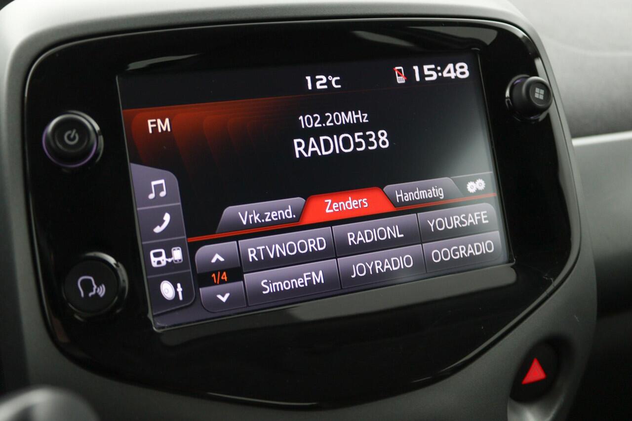 Toyota AYGO 1.0 VVT-i x-play | Airco | Parkeercamera | Apple carplay - Android auto |