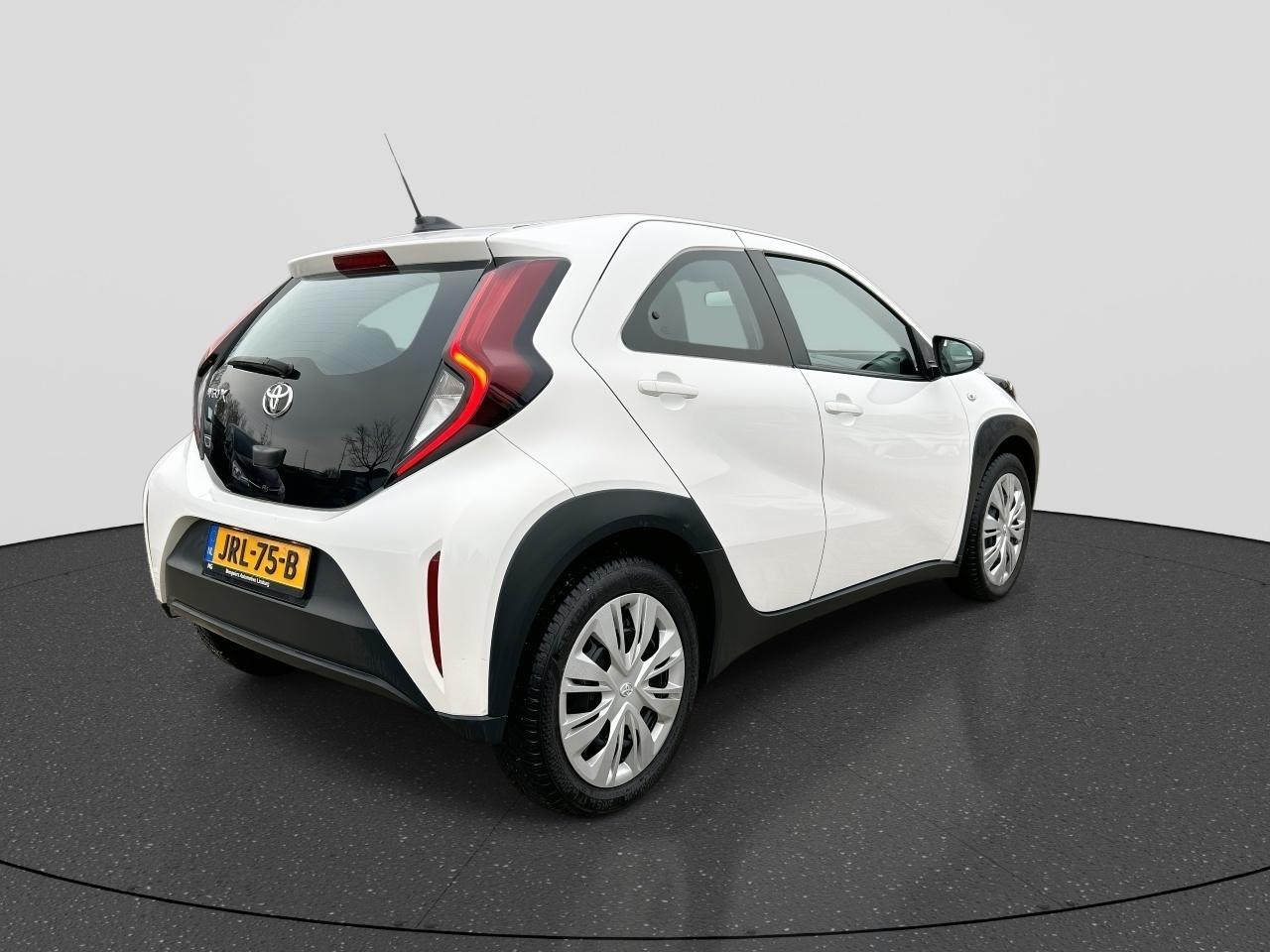 Toyota AYGO X 1.0 VVT-i MT Play RIJKLAAR | Airco | Camera | Cruise Control Adaptief | Navi via App