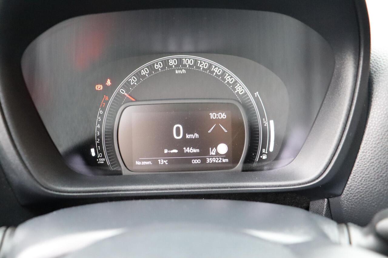 Toyota AYGO X 1.0 VVT-i Premium, Parkeersensoren, Stoelverwarming, JBL Audio, Apple Carplay/Android Auto!