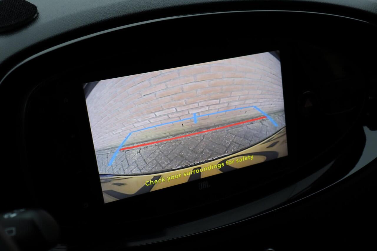 Toyota AYGO X 1.0 VVT-i Premium, Parkeersensoren, Stoelverwarming, JBL Audio, Apple Carplay/Android Auto!