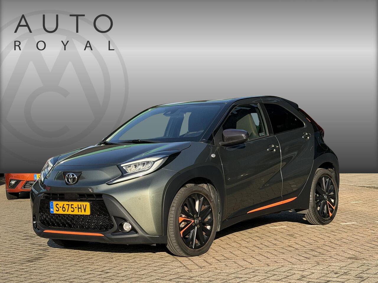 Toyota AYGO X 1.0 VVT-i S-CVT Limited AUTOMAAT | TWO TONE COLOR | DODEHOEK DETECTIE | ACHTERUIT RIJ CAMERA| SPORT STOELEN| KEYLESS ENTRY/GO| NAVIGATIE | LED KOPLAMPEN | STOEL VERWARMING |
