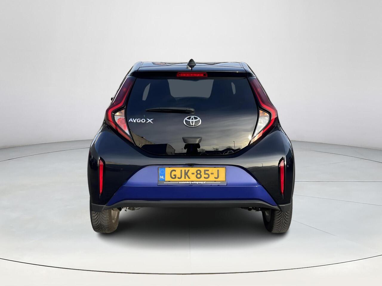Toyota AYGO X 1.0 VVT-i MT First