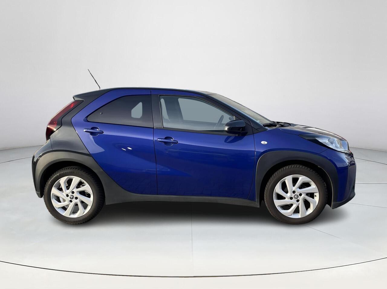 Toyota AYGO X 1.0 VVT-i MT First