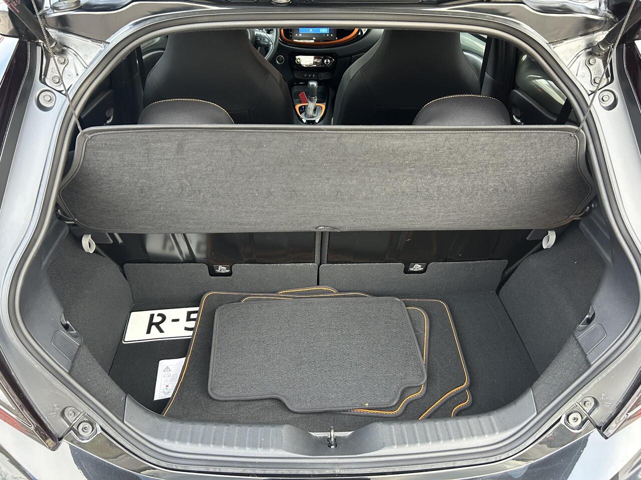 Toyota AYGO X 1.0 VVT-i S-CVT Limited Automaat | Cabriodak | Trekhaak | Draadloze telefoonlader | Stoelverwarming | Parkeersensoren | Auto vol luxe!