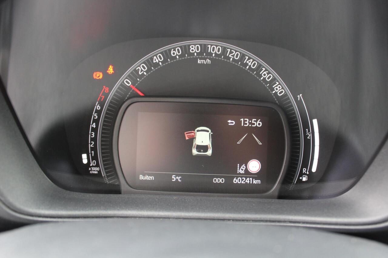 Toyota AYGO X 1.0 VVT-i MT Pulse Bi Tone, Adap Cruise, Lane Assist, Winter Pack, Camera, All Season.