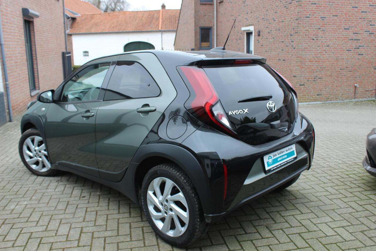 Toyota AYGO X 1.0 VVT-i MT Pulse Bi Tone, Adap Cruise, Lane Assist, Winter Pack, Camera, All Season.