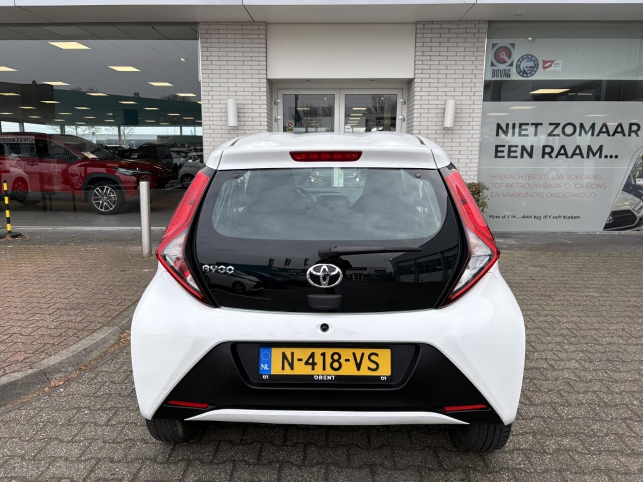 Toyota AYGO 1.0 VVT-i x-fun | Airco | DAB | Bluetooth | El. Raambediening |