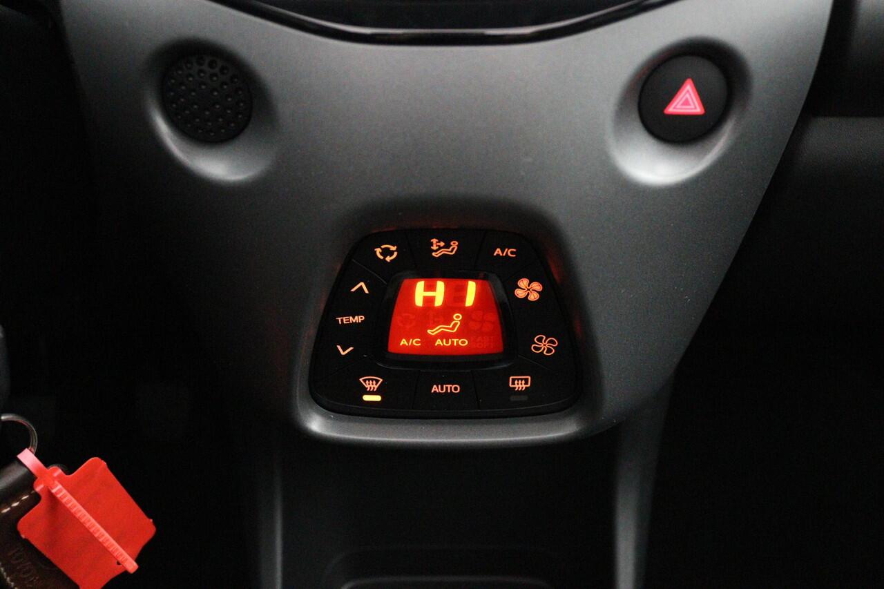 Toyota AYGO 1.0 VVT-i x-joy cabrio | Apple Carplay | Lichtmetalen velgen | Climate control |
